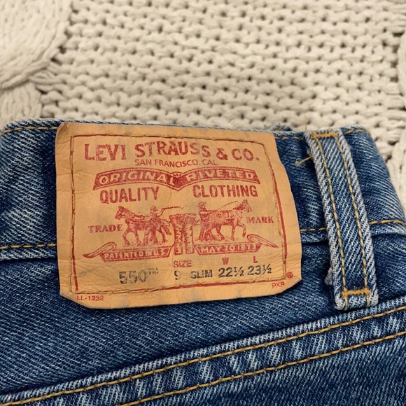 Relaxed Fit Levi’s Jeans - Picture 3 of 6